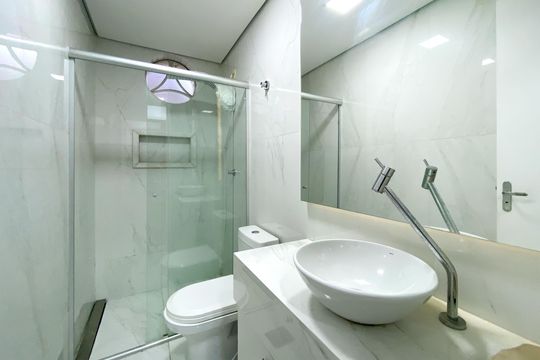 Banheiro de apartamento à venda com 3 quartos, 100m² em São Pedro, Belo Horizonte