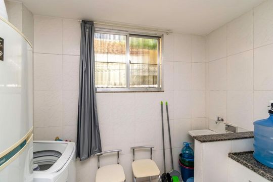 1º andar - Área de serviço de casa à venda com 5 quartos, 473m² em Penha, Rio de Janeiro