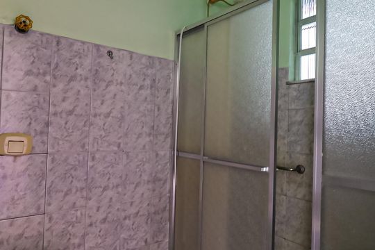 Banheiro de casa de condomínio à venda com 2 quartos, 82m² em Méier, Rio de Janeiro