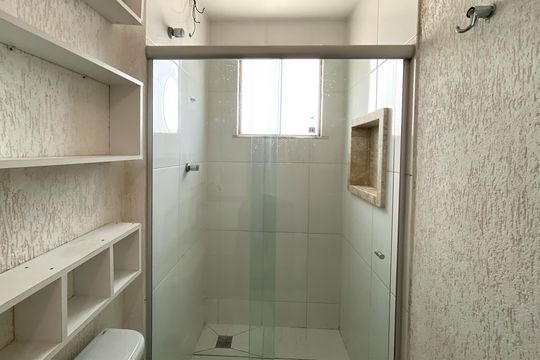 Banheiro da Suíte 1 de apartamento à venda com 3 quartos, 110m² em Álvaro Camargos, Belo Horizonte