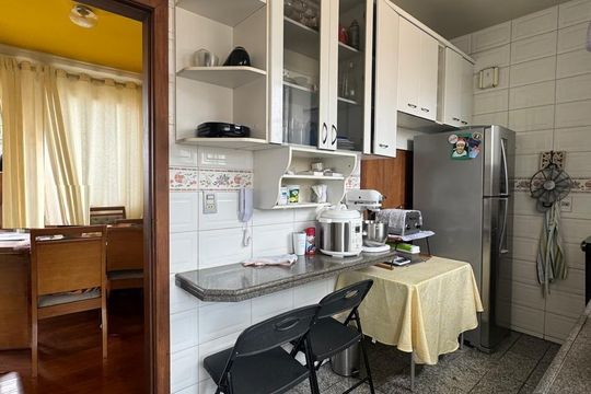 Cozinha de apartamento à venda com 3 quartos, 121m² em Sagrada Família, Belo Horizonte