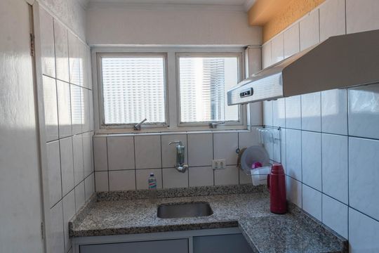 Cozinha de apartamento à venda com 1 quarto, 43m² em Centro, Campinas