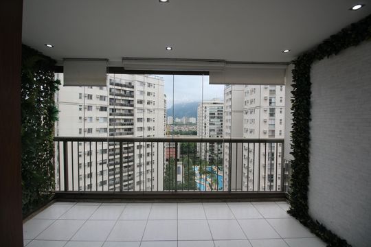 Varanda de apartamento para alugar com 2 quartos, 75m² em Barra Olímpica, Rio de Janeiro