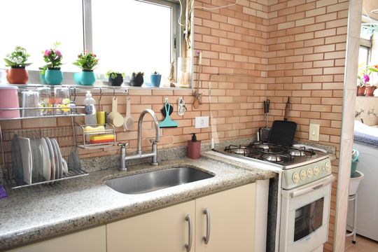 Cozinha de apartamento à venda com 3 quartos, 70m² em Mirandópolis, São Paulo