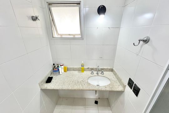 Banheiro de apartamento para alugar com 3 quartos, 74m² em Santana, São Paulo