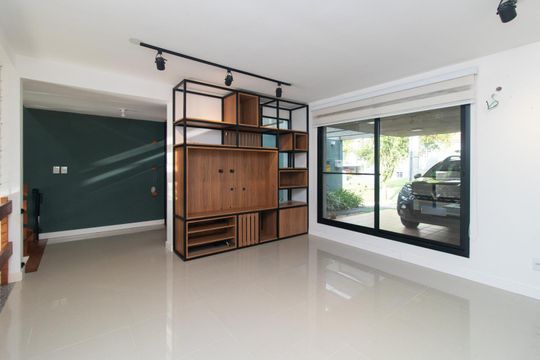 Casa de Condomínio à venda com 3 quartos, 180m² em Vila Nova, Porto Alegre