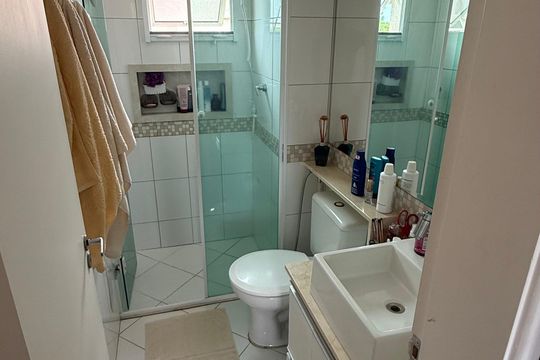 Banheiro de apartamento à venda com 3 quartos, 82m² em Loteamento Center Santa Genebra, Campinas