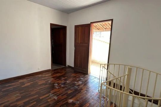 Casa para alugar com 2 quartos, 75m² em Carlos Prates, Belo Horizonte
