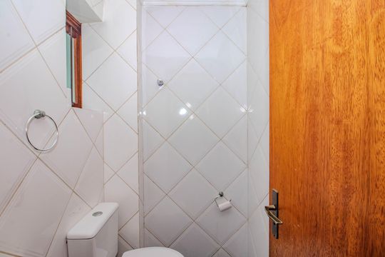 Lavabo de casa à venda com 5 quartos, 216m² em Morro Santana, Porto Alegre