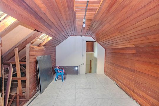 Sótão de casa à venda com 5 quartos, 216m² em Morro Santana, Porto Alegre