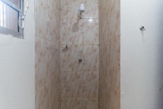Banheiro de casa para alugar com 2 quartos, 120m² em Jardim Aeroporto I, Mogi das Cruzes