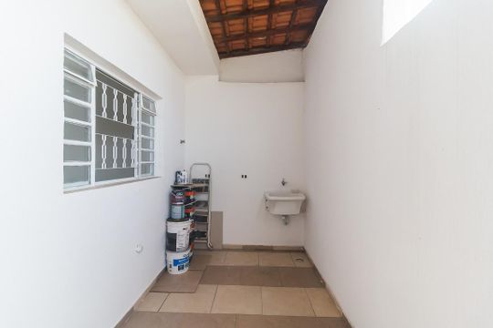 Área de Serviço de casa para alugar com 2 quartos, 120m² em Jardim Aeroporto I, Mogi das Cruzes
