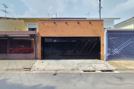 Fachada de casa à venda com 4 quartos, 280m² em Cidade Monções, São Paulo
