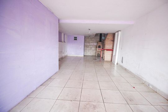 Garagem de casa para alugar com 3 quartos, 300m² em Jardim Oliveiras, Taboão da Serra