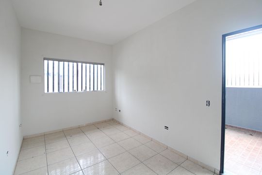 Sala de kitnet/studio para alugar com 2 quartos, 80m² em Vila Sao Jose (cidade Dutra), São Paulo
