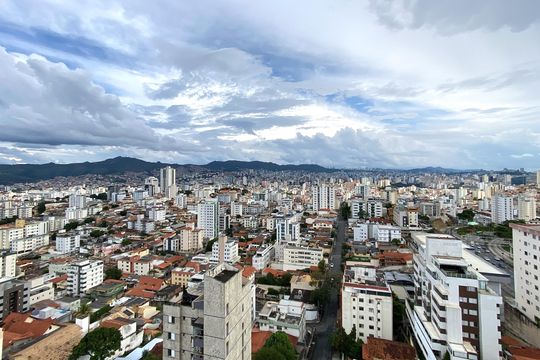 Vista da Suite 1 de apartamento à venda com 4 quartos, 180m² em Sagrada Família, Belo Horizonte