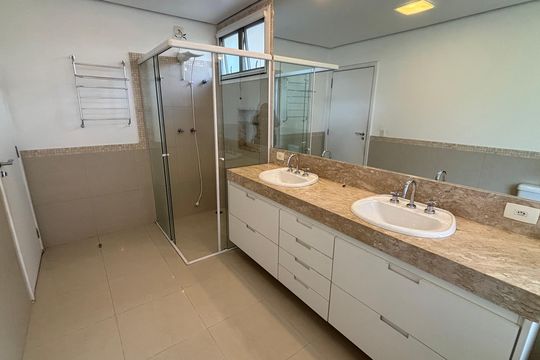 Casa à venda com 3 quartos, 449m² em Santo Amaro, São Paulo