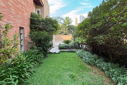 Casa à venda com 3 quartos, 449m² em Santo Amaro, São Paulo