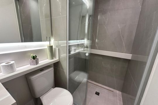 Banheiro de apartamento à venda com 3 quartos, 89m² em Vila Creti, Barueri