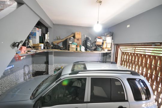 Garagem de casa à venda com 2 quartos, 120m² em Vila Irmaos Arnoni, São Paulo