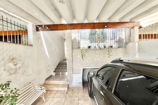Garagem de casa à venda com 3 quartos, 125m² em Santa Teresinha, São Paulo
