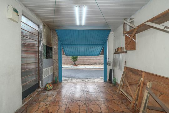 Garagem de casa à venda com 3 quartos, 160m² em Costa E Silva, Porto Alegre