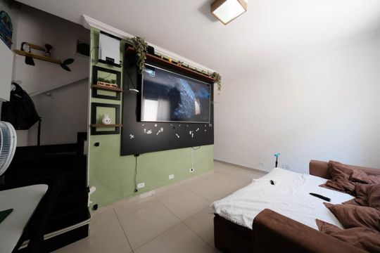 Sala de casa de condomínio à venda com 2 quartos, 72m² em Vila Dalila, São Paulo