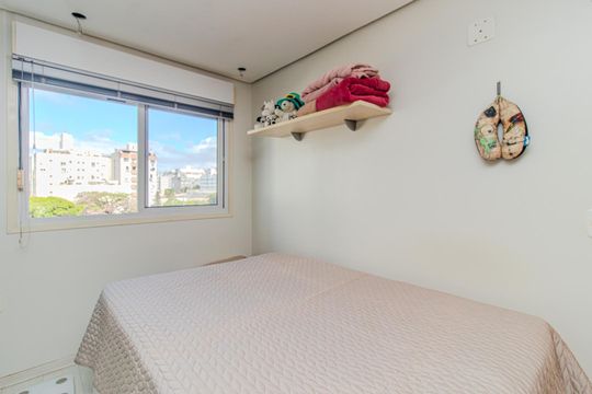 Quarto de apartamento à venda com 1 quarto, 43m² em Centro Histórico, Porto Alegre