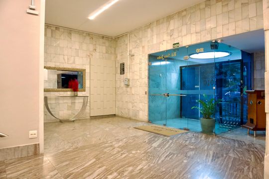 Hall de entrada de apartamento à venda com 3 quartos, 1483m² em Centro, Belo Horizonte