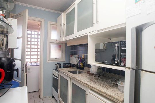 Cozinha + Área de Serviço de apartamento à venda com 2 quartos, 57m² em Partenon, Porto Alegre