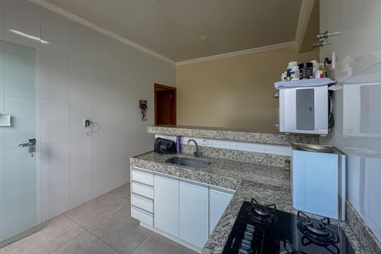 Casa à venda com 3 quartos, 173m² em Colonial, Contagem