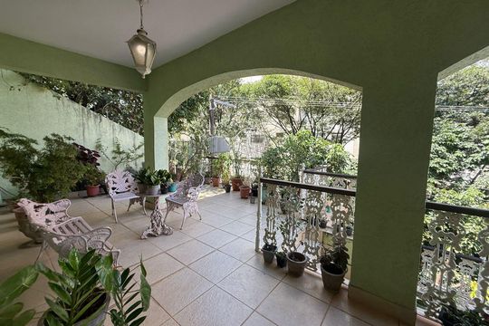 Casa à venda com 4 quartos, 280m² em Serra, Belo Horizonte