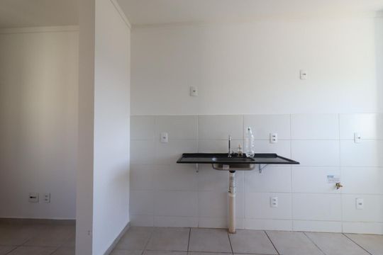 Cozinha de apartamento para alugar com 2 quartos, 43m² em Via Norte, Ribeirão Preto