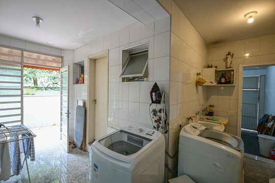 Área de Serviço  de casa de condomínio para alugar com 3 quartos, 300m² em Vila Progredior, São Paulo