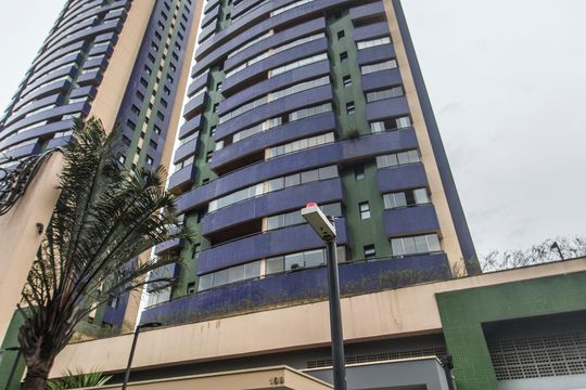 Vista da Rua de apartamento para alugar com 2 quartos, 182m² em Alphaville, Barueri