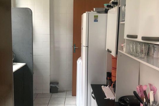 Cozinha de apartamento à venda com 2 quartos, 46m² em Santa Amelia, Belo Horizonte