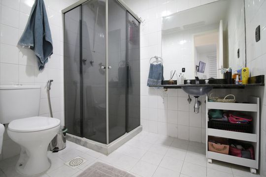 Banheiro Social de apartamento à venda com 2 quartos, 80m² em Taquara, Rio de Janeiro
