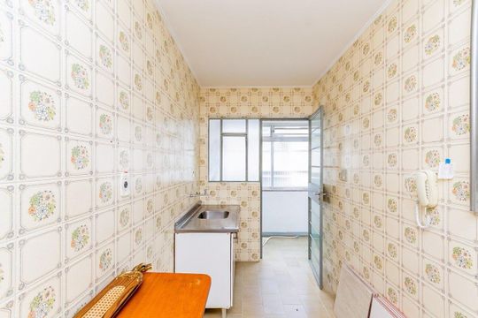 Cozinha  de apartamento para alugar com 1 quarto, 70m² em Vila Ipiranga, Porto Alegre