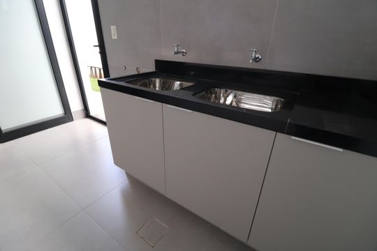 Área de Serviço de casa de condomínio para alugar com 3 quartos, 312m² em Nova Uberlândia, Uberlândia