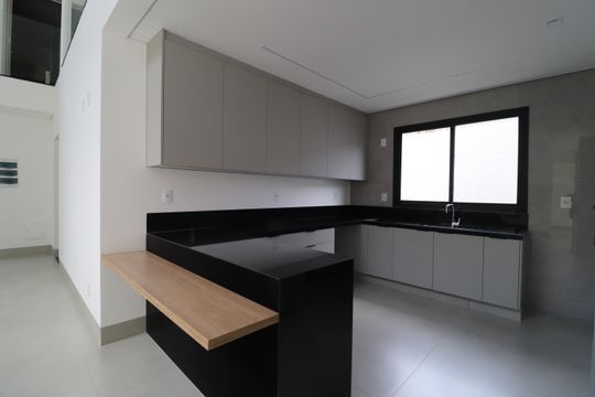 Cozinha de casa de condomínio para alugar com 3 quartos, 312m² em Nova Uberlândia, Uberlândia