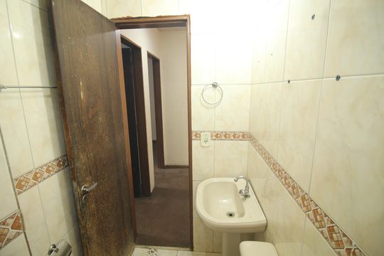 Banheiro de apartamento à venda com 2 quartos, 64m² em Riacho das Pedras, Contagem