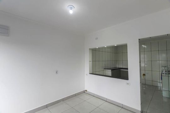 Casa para alugar com 1 quarto, 48m² em Parque Sao Rafael, São Paulo
