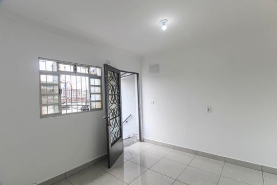 Casa para alugar com 1 quarto, 48m² em Parque Sao Rafael, São Paulo