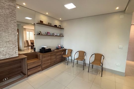 Casa à venda com 4 quartos, 300m² em Jardim Monte Azul, São Paulo