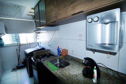 Cozinha de apartamento à venda com 2 quartos, 60m² em Olaria, Rio de Janeiro
