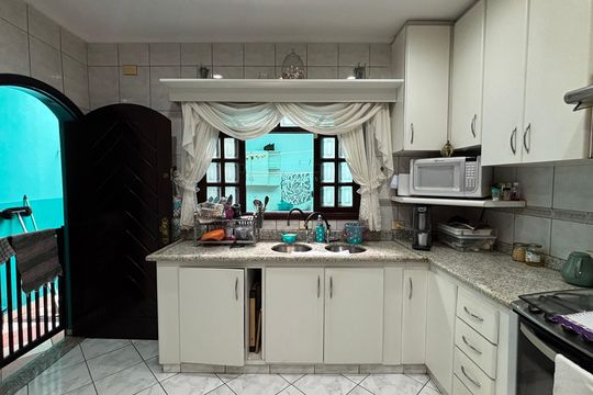 Cozinha de casa à venda com 3 quartos, 393m² em Parque Sao Vicente, Santo André
