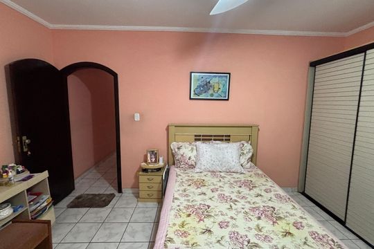 Quarto 2 de casa à venda com 3 quartos, 393m² em Parque Sao Vicente, Santo André