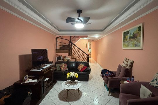 Casa à venda com 3 quartos, 393m² em Parque Sao Vicente, Santo André