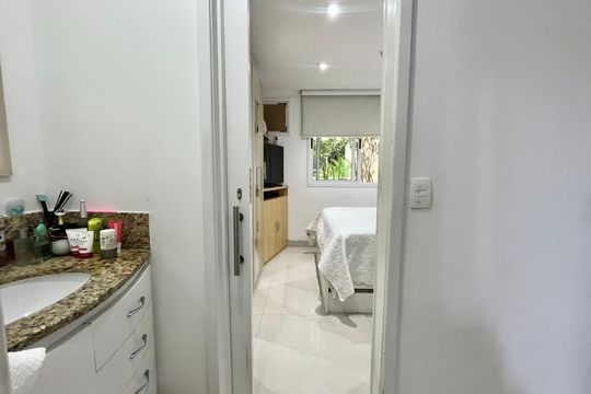 Banheiro  de apartamento para alugar com 1 quarto, 45m² em Lagoa, Rio de Janeiro