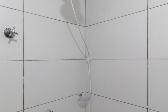 Banheiro de apartamento à venda com 2 quartos, 46m² em Cidade Líder, São Paulo